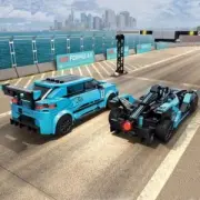 Lego 76898 Formula E Panasonic Jaguar Racing GEN2 car & Jaguar I-PACE eTROPHY